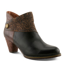 Here Kitty-Leo